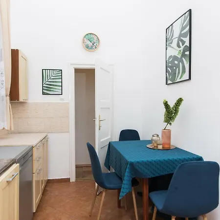 Bathory Downtown Homey Apartment Budapest