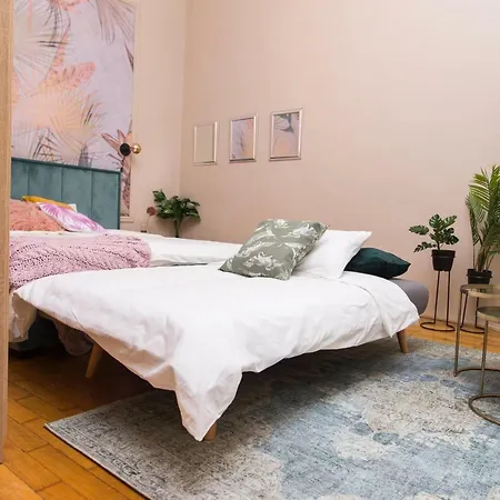 Bathory Downtown Homey Apartment *